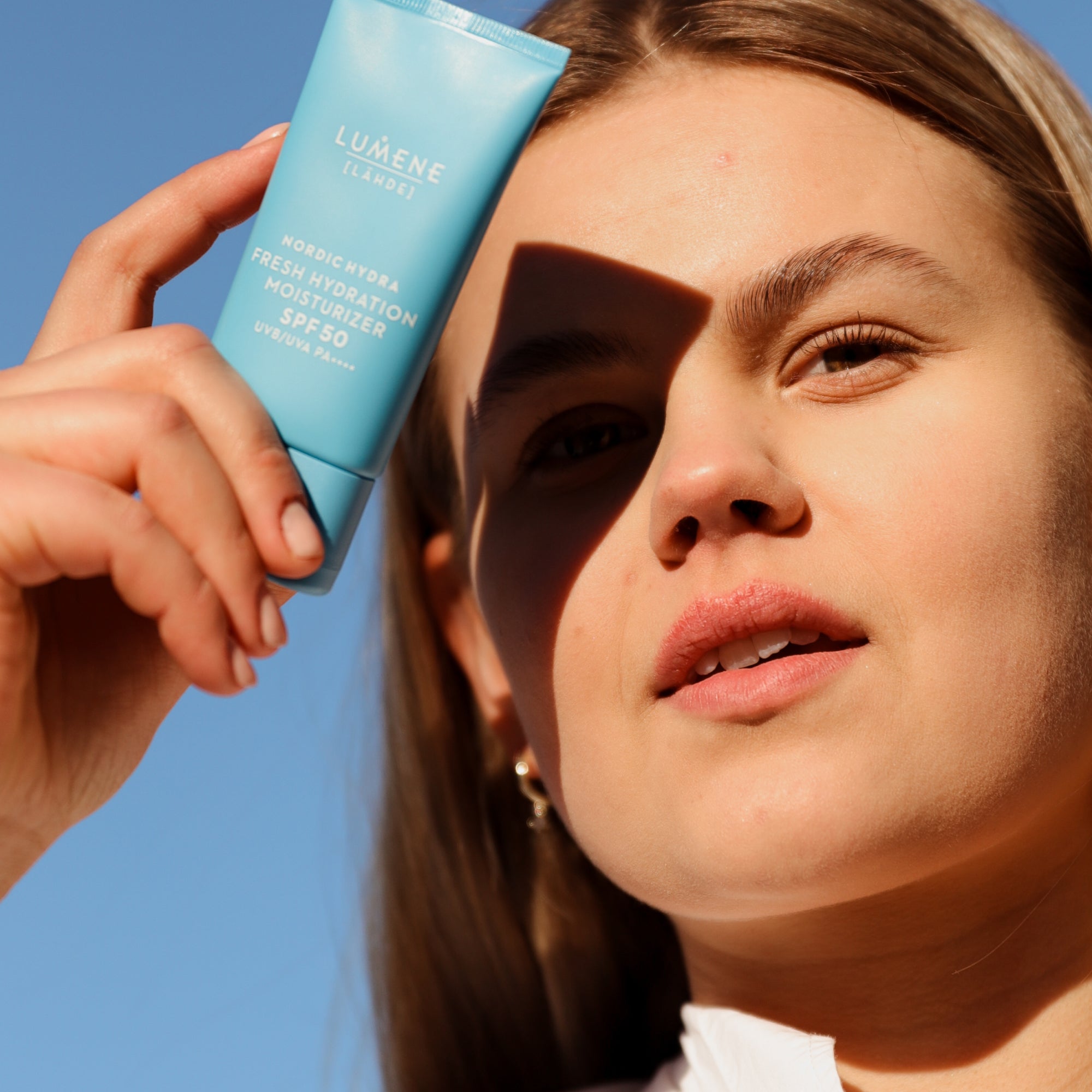 Tehokosteuttava päivävoide SPF50