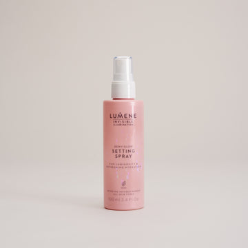 Dewy Glow Kosteuttava meikinkiinnityssuihke